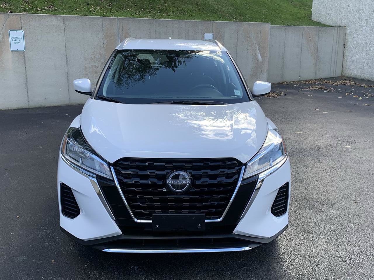 Used 2023 Nissan Kicks SV FWD image 7