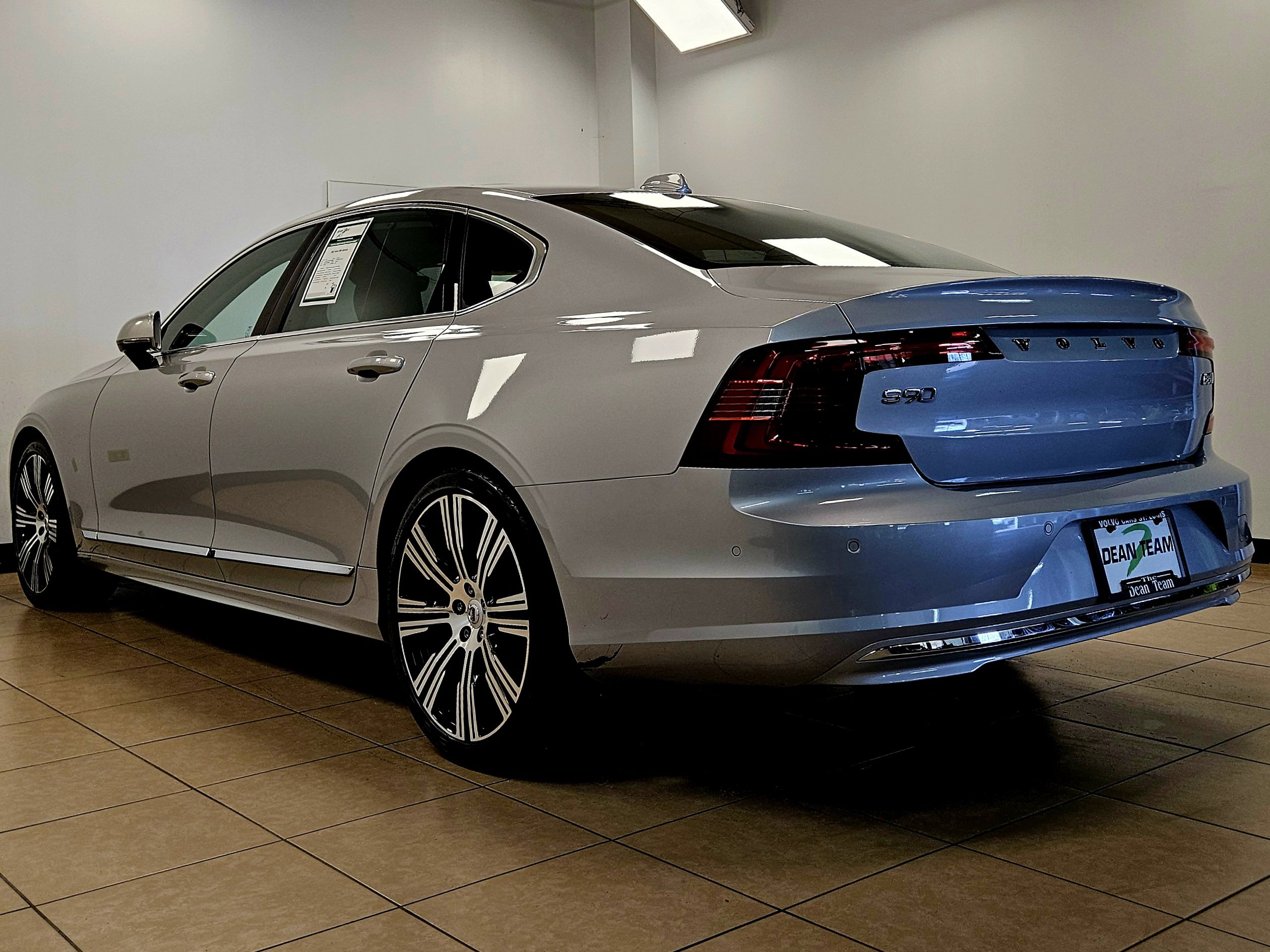 Used 2023 Volvo S90 B6 Ultimate w/ Protection Package Premier image 5