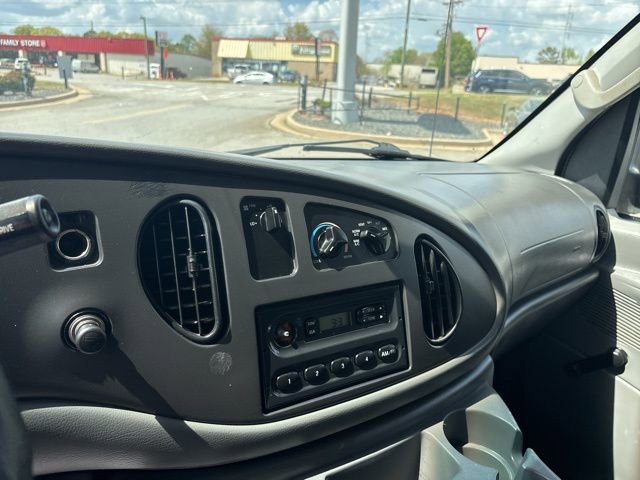 Used 2005 Ford E-250 and Econoline 250 Extended image 15