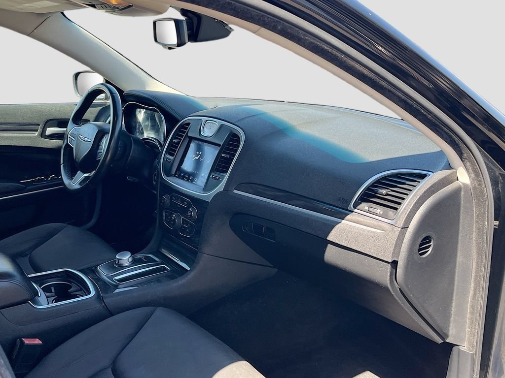 Used 2020 Chrysler 300 Touring w/ Sport Appearance Package RWD image 26