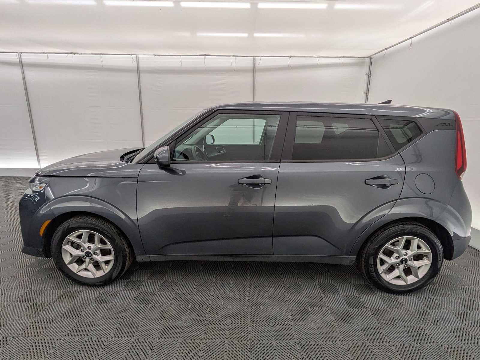 Used 2021 Kia Soul S image 3