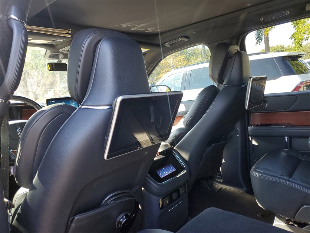 Certified 2024 Lincoln Navigator Reserve w/ Monochromatic Package image 10
