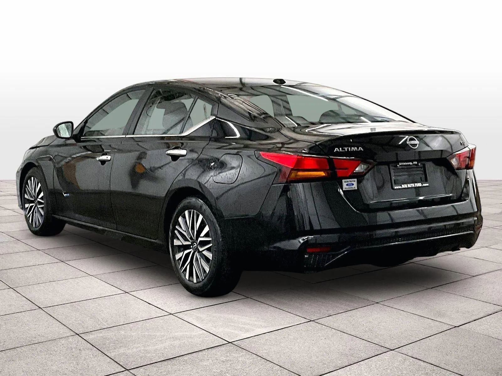 Used 2024 Nissan Altima 2.5 SV image 10