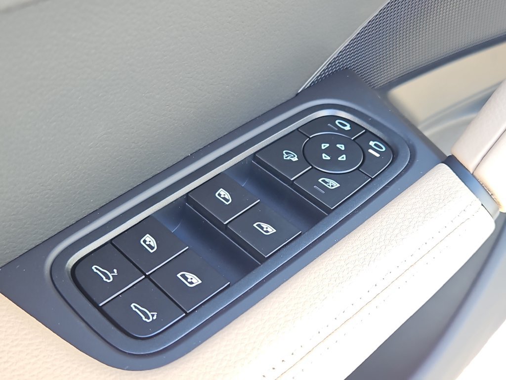New 2026 Porsche Cayenne AWD/4WD image 24