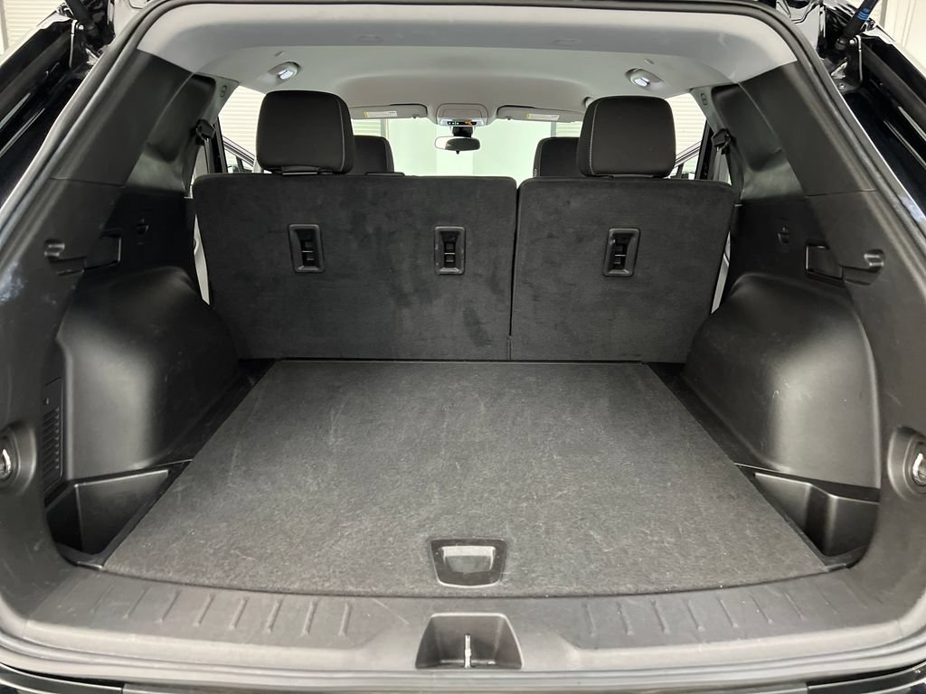 Used 2025 Chevrolet Blazer LT FWD image 35