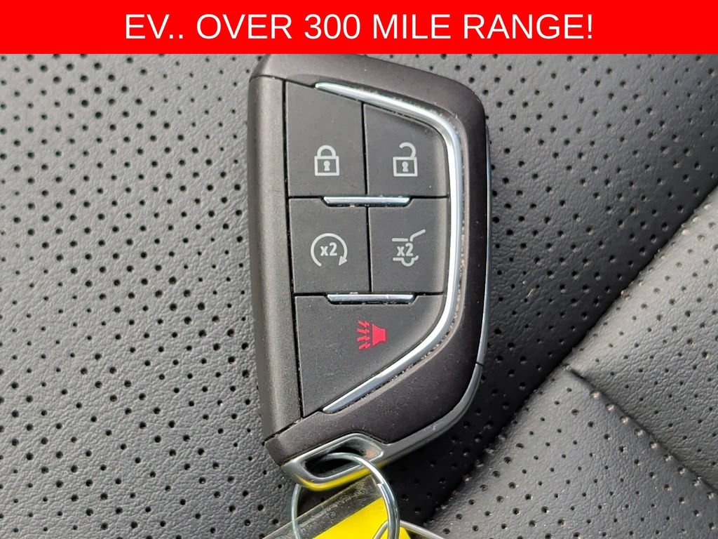 Used 2024 Cadillac Lyriq Luxury w/ LPO, Floor Liner Package AWD/4WD image 39
