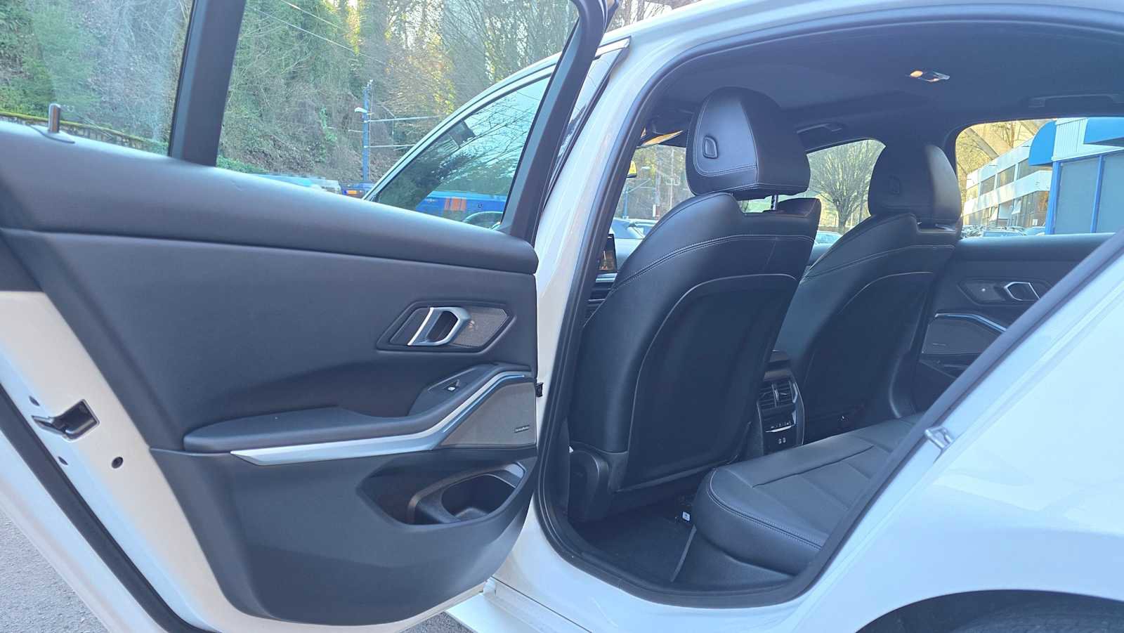 Used 2025 BMW 330i xDrive Sedan w/ M Sport Package image 15