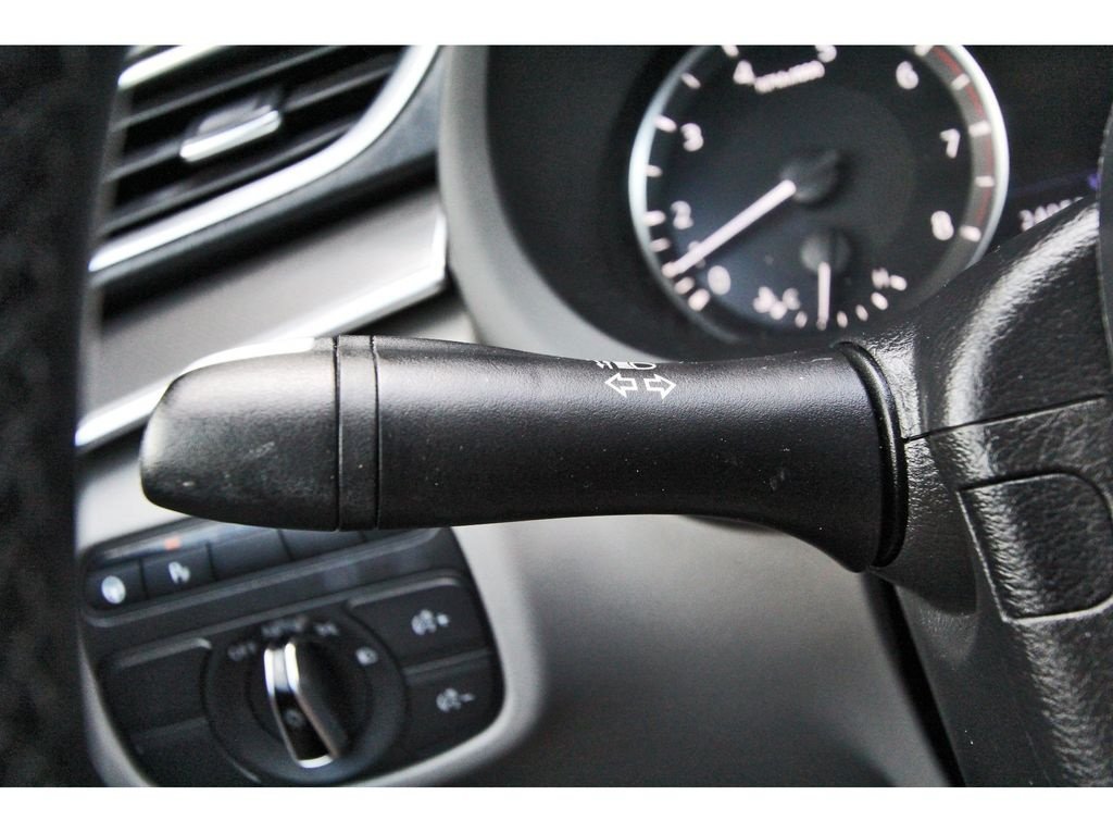Used 2023 INFINITI QX50 Luxe FWD image 16