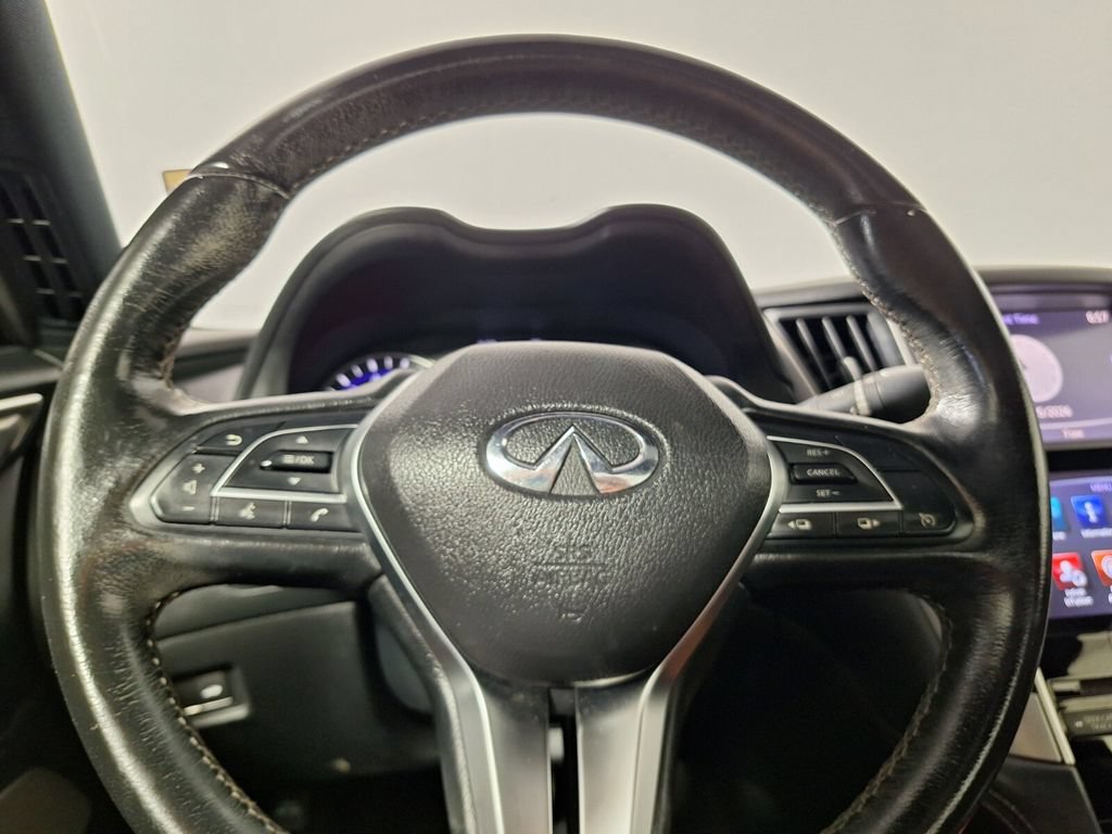 Used 2019 INFINITI Q60 3.0t Luxe AWD/4WD image 17