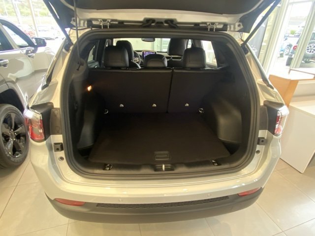 New 2026 Jeep Compass Limited image 6