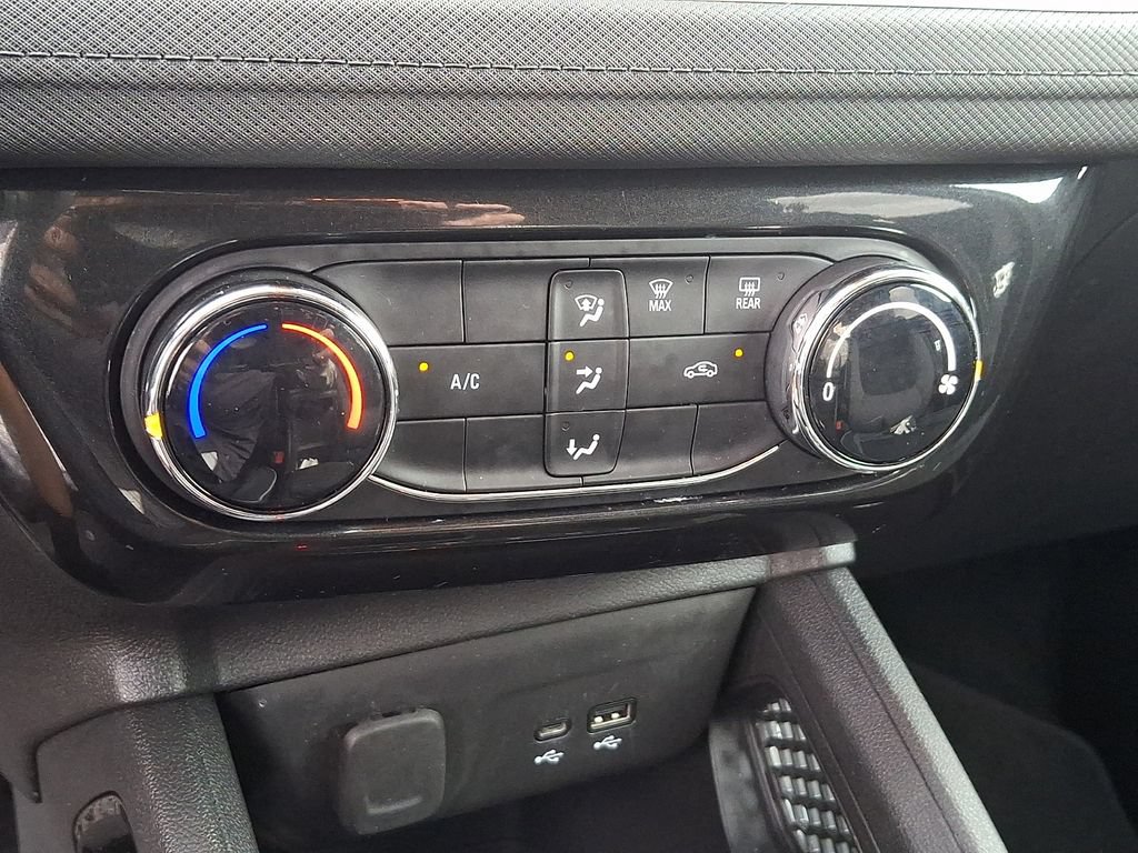 Used 2025 Chevrolet TrailBlazer LT AWD/4WD image 17