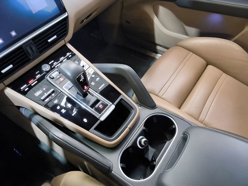 Used 2020 Porsche Cayenne AWD/4WD image 13