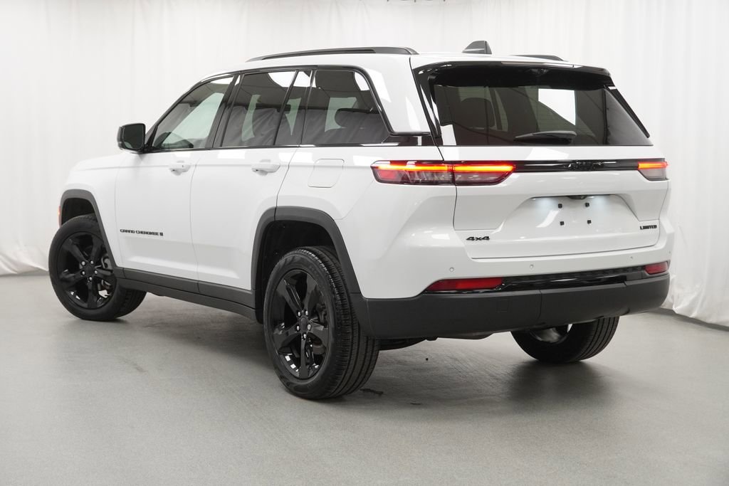 Certified 2023 Jeep Grand Cherokee Limited w/ Luxury Tech Group II AWD/4WD image 14