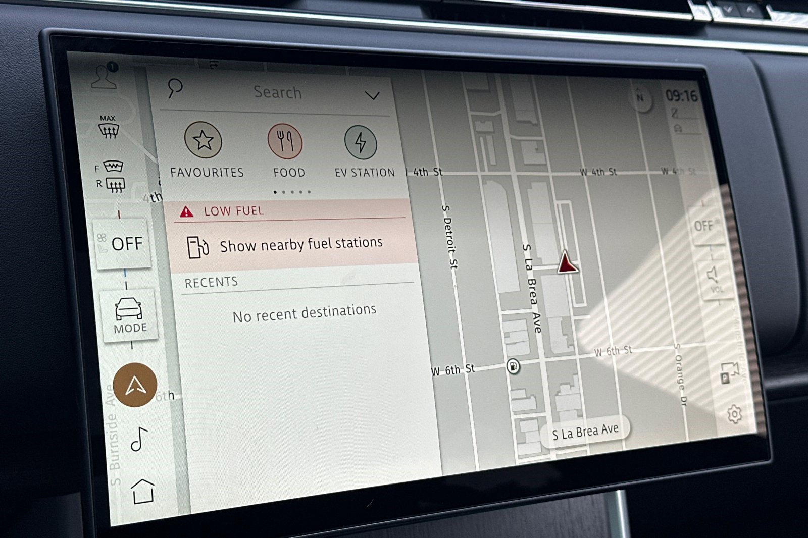 New 2026 Land Rover Range Rover SE image 20