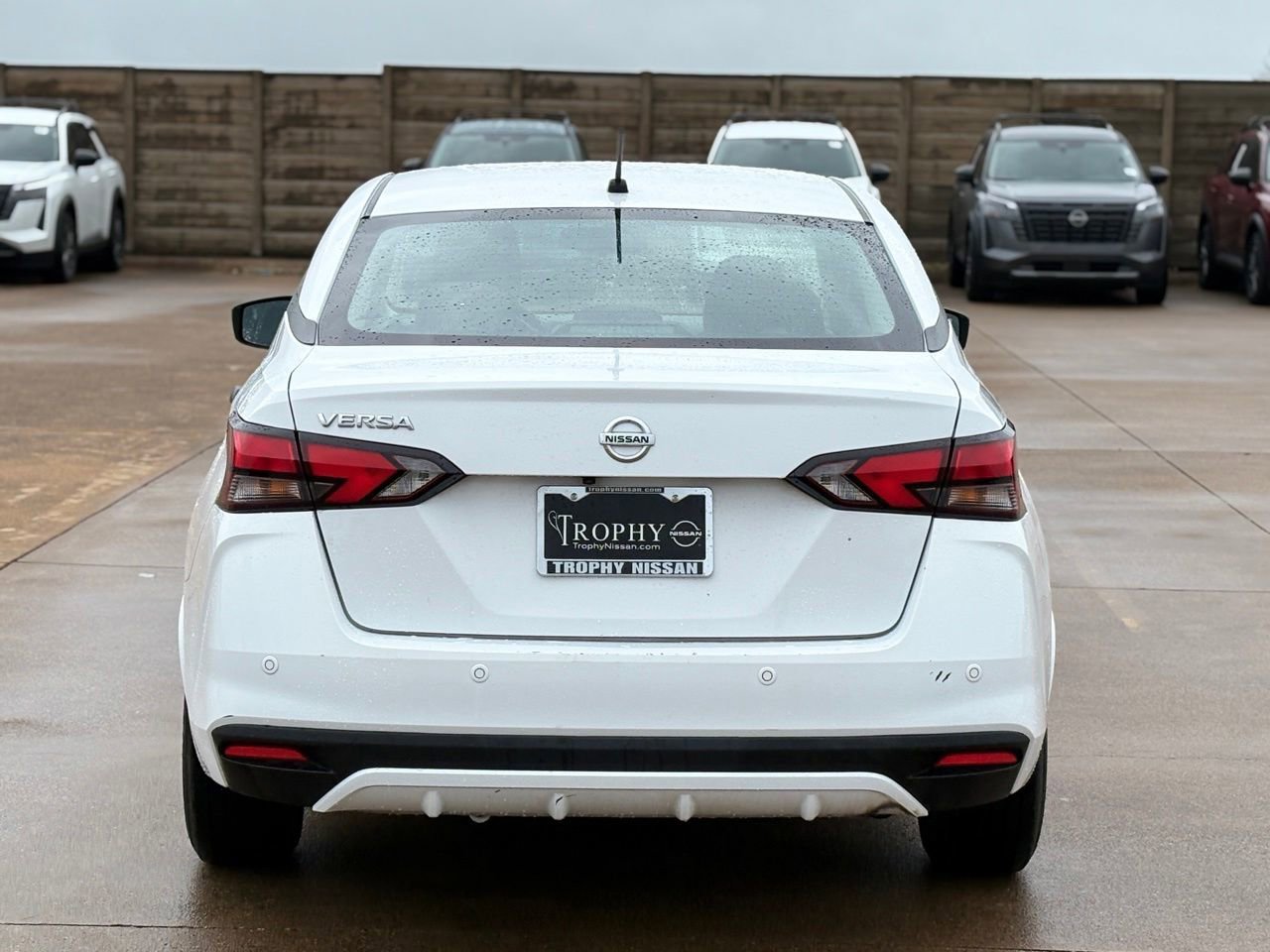 Used 2022 Nissan Versa S FWD image 7