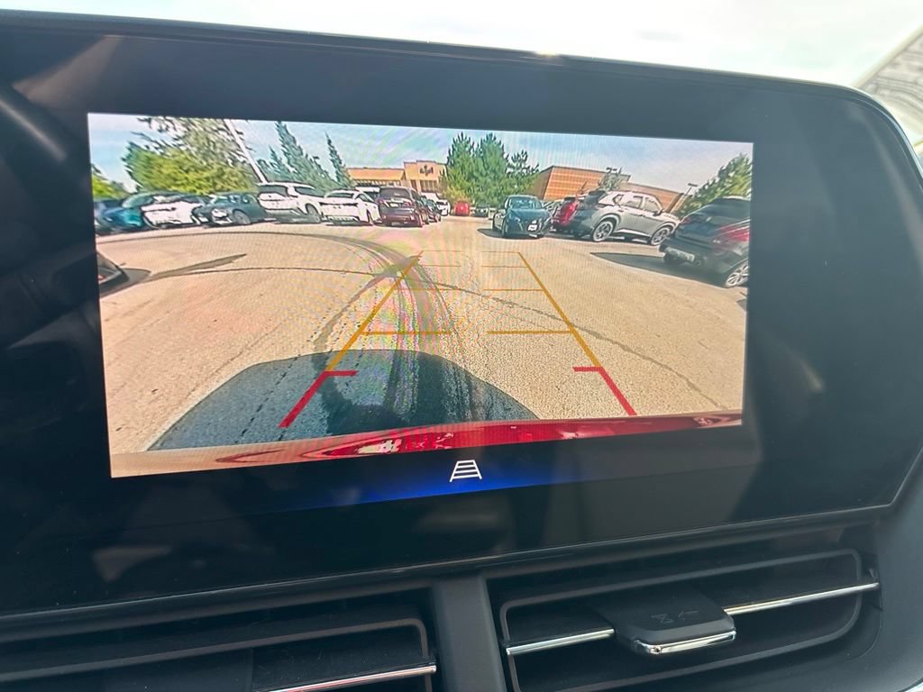 Used 2024 Chevrolet Trax LT w/ Driver Confidence Package FWD image 24