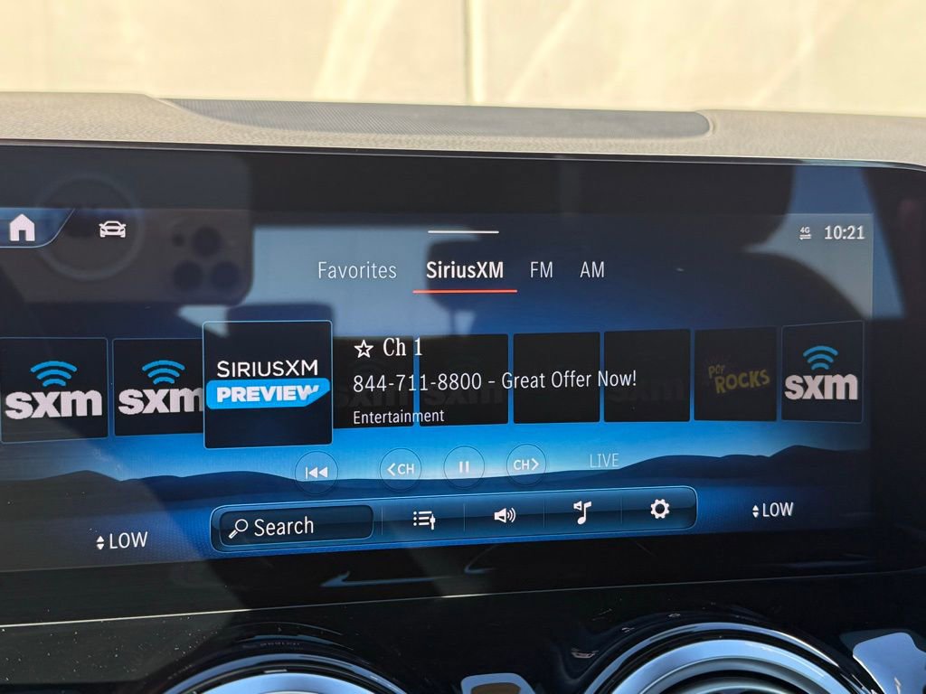 Used 2025 Mercedes-Benz GLA 35 AMG 4MATIC image 11