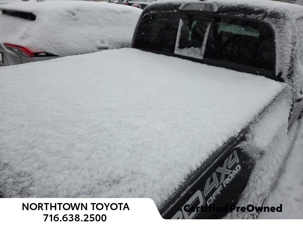 Used 2022 Toyota Tacoma TRD Off-Road image 9