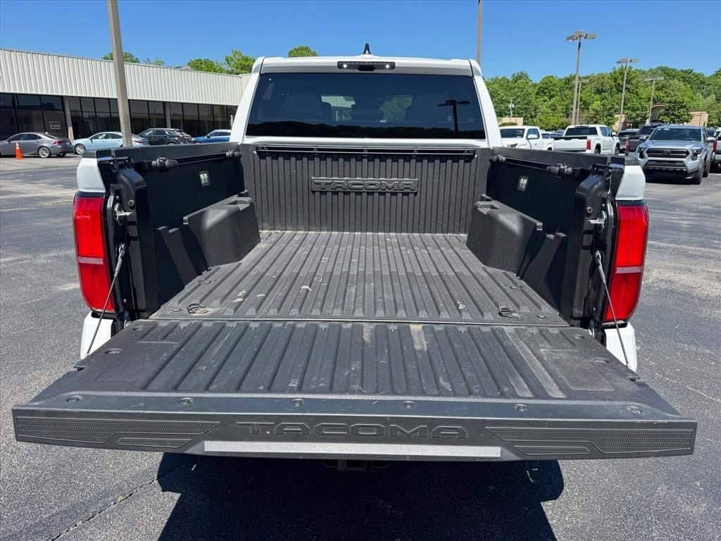 Used 2025 Toyota Tacoma TRD Sport AWD/4WD image 18