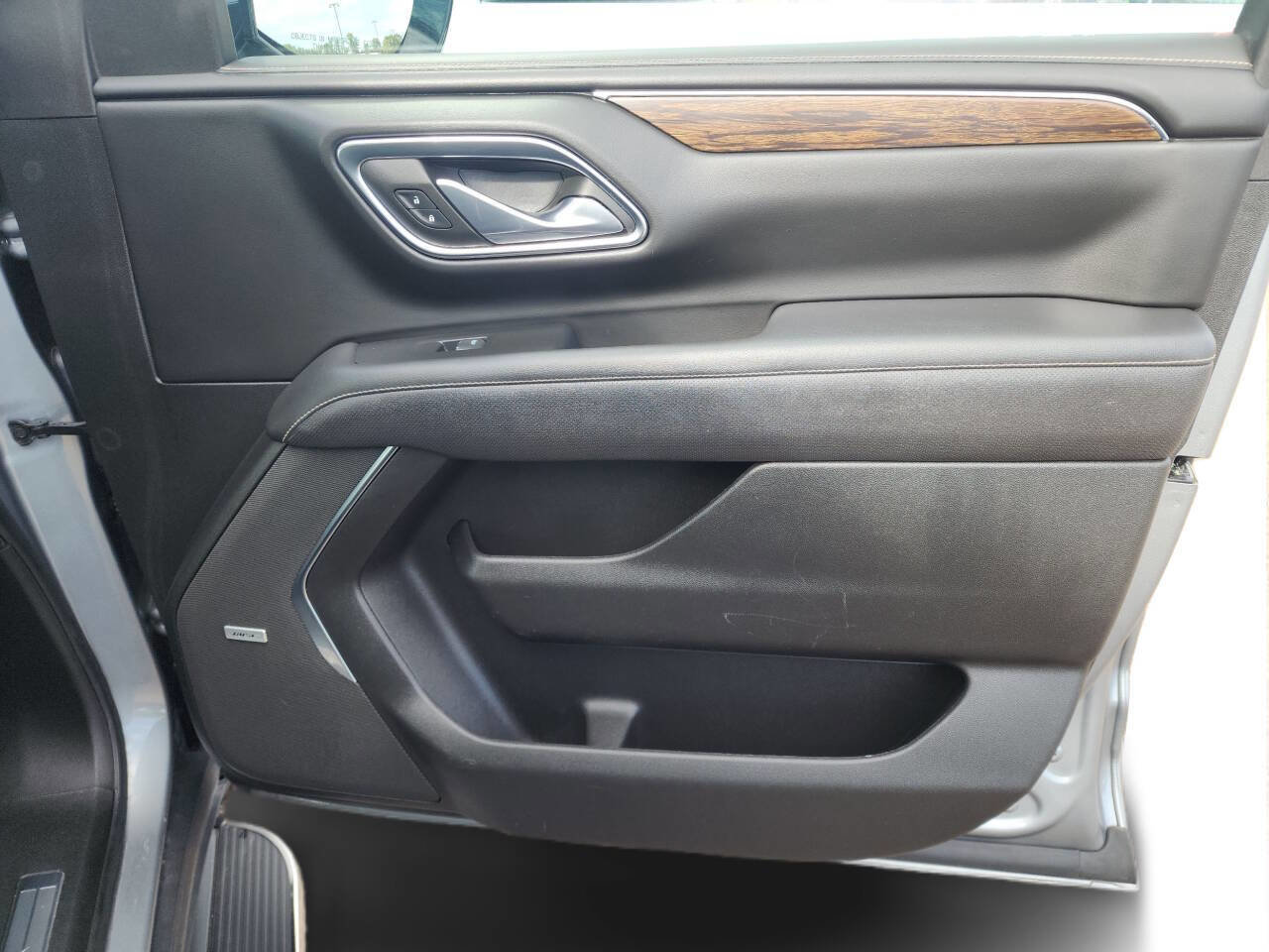 Used 2023 Chevrolet Suburban Premier image 40