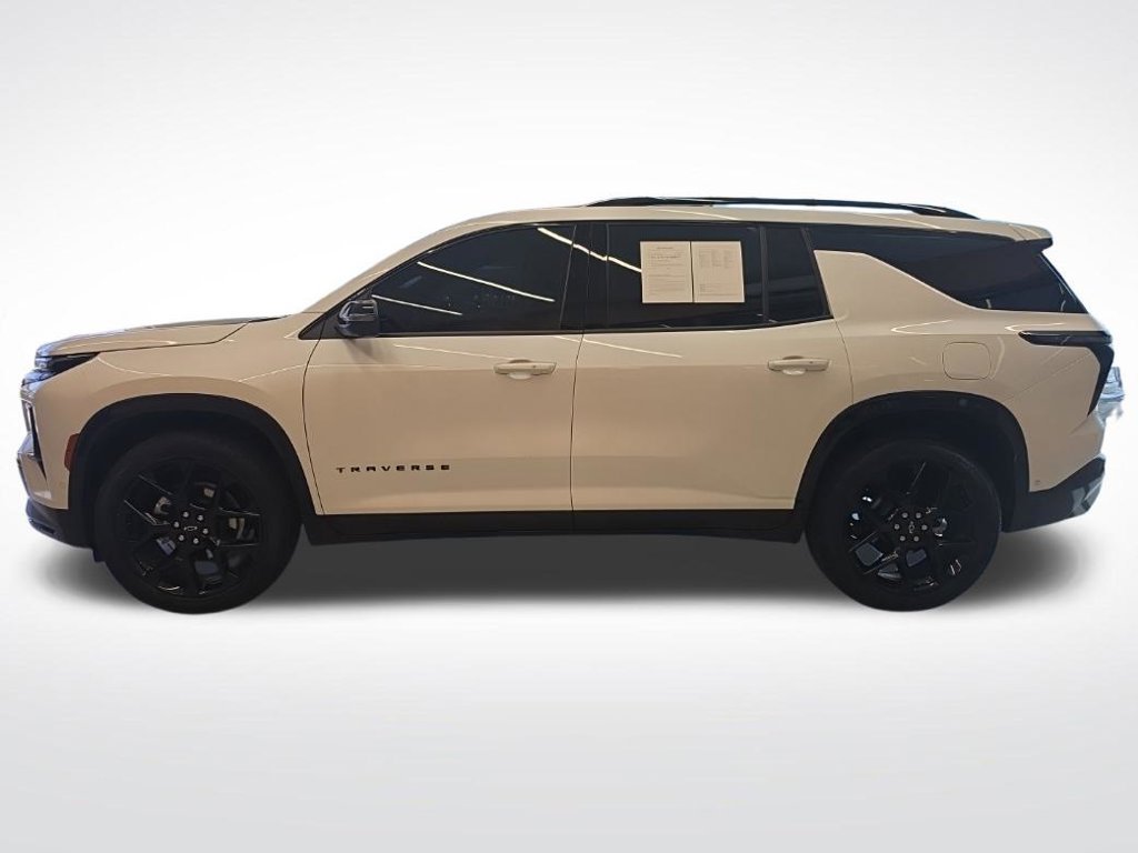Used 2025 Chevrolet Traverse RS w/ LPO, Floor Liner Package FWD image 8