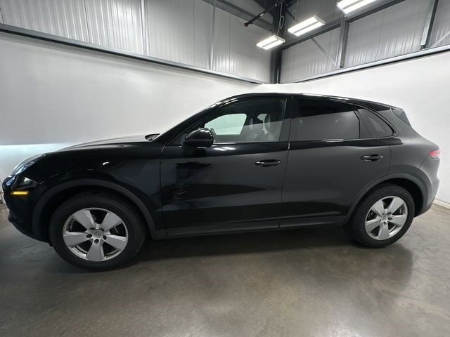 Used 2019 Porsche Cayenne Base image 2