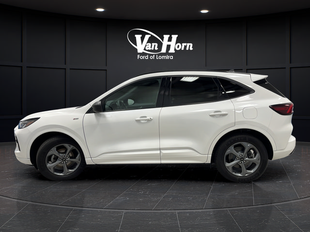 Used 2024 Ford Escape ST-Line w/ Tech Pack #1 AWD/4WD image 4