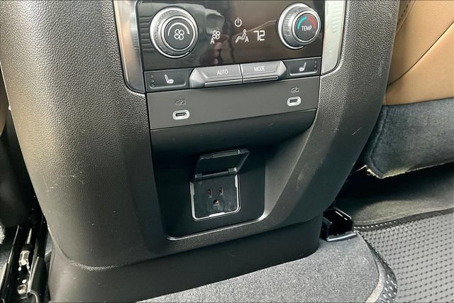 Used 2022 Chevrolet Tahoe Premier AWD/4WD image 16