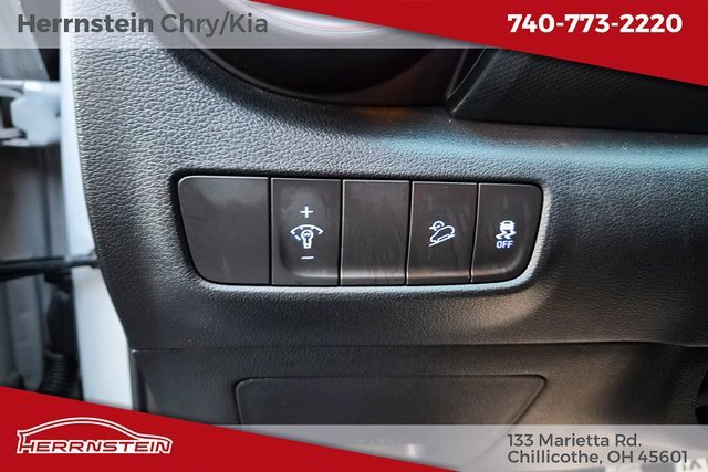 Used 2023 Hyundai Kona SEL image 18