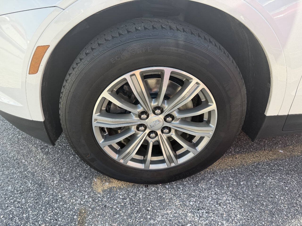 Used 2018 Cadillac XT5 Luxury w/ Driver Awareness Package AWD/4WD image 33