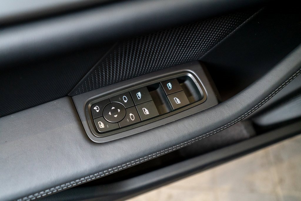 New 2026 Porsche Taycan image 23