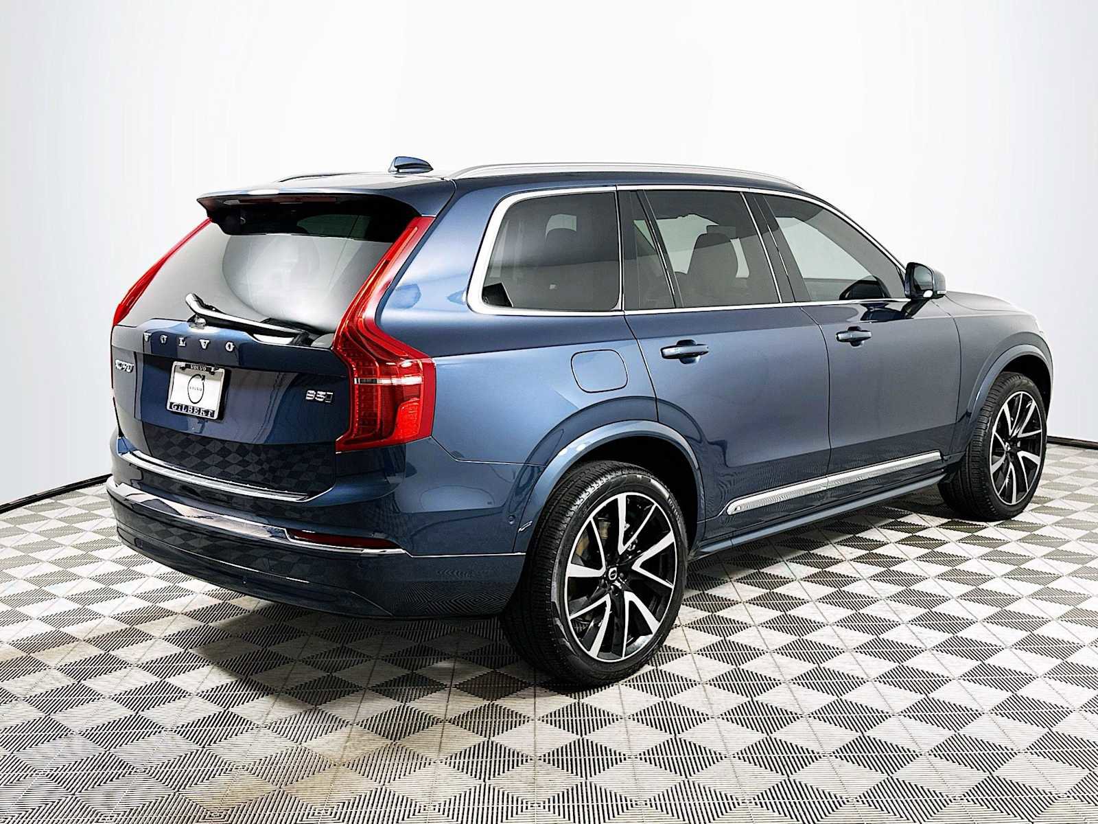 Used 2025 Volvo XC90 B5 Plus image 7