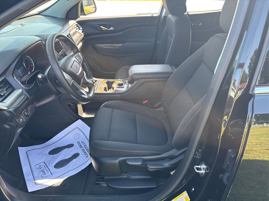 Used 2023 GMC Acadia SLE image 9
