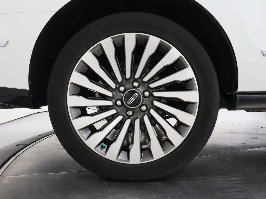 Used 2021 Lincoln Navigator Reserve w/ Luxury Package RWD image 48