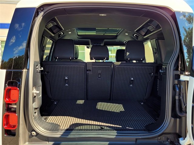 Used 2025 Land Rover Defender 110 S image 6
