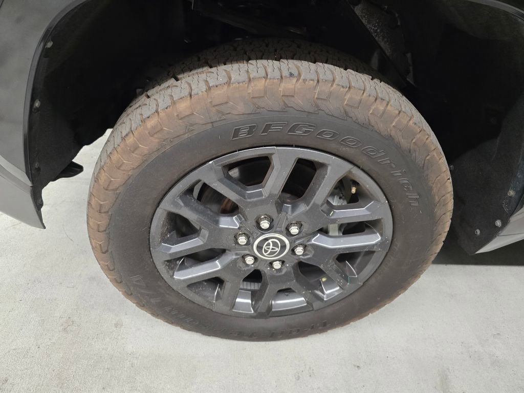 Used 2023 Toyota Tundra Platinum AWD/4WD image 11