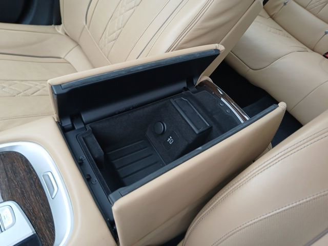 Used 2022 BMW 740i w/ Premium Package image 22