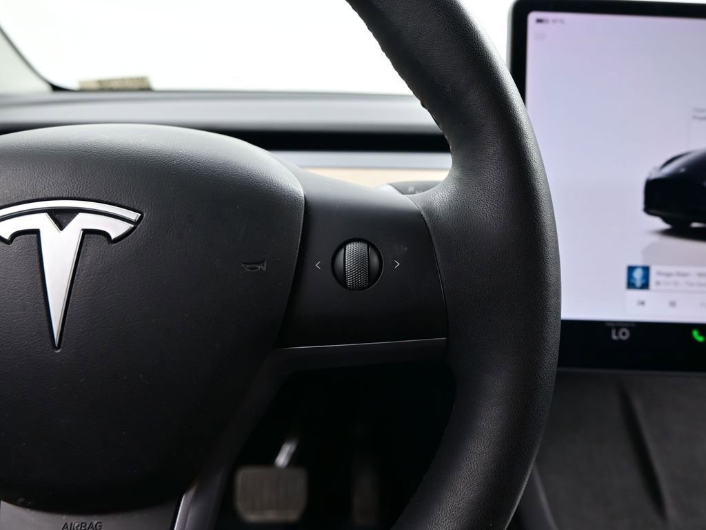 Used 2025 Tesla Model Y Long Range image 22