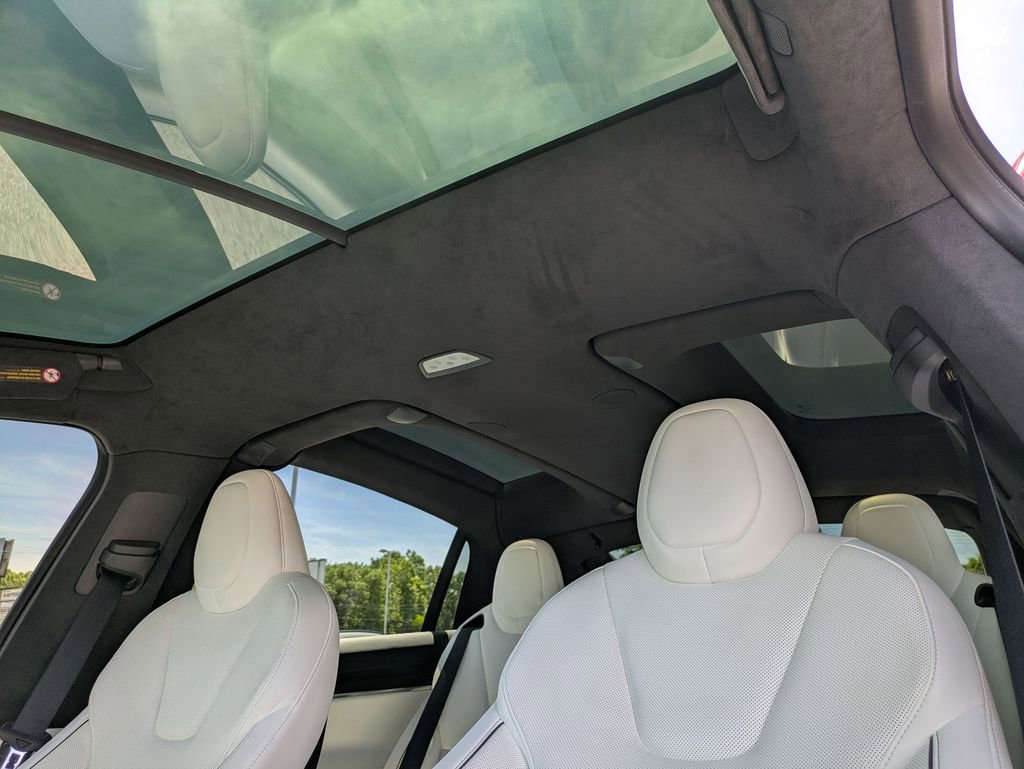 Used 2022 Tesla Model X Plaid image 12