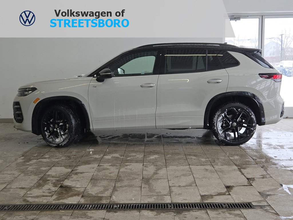 New 2026 Volkswagen Tiguan SE R-Line image 1