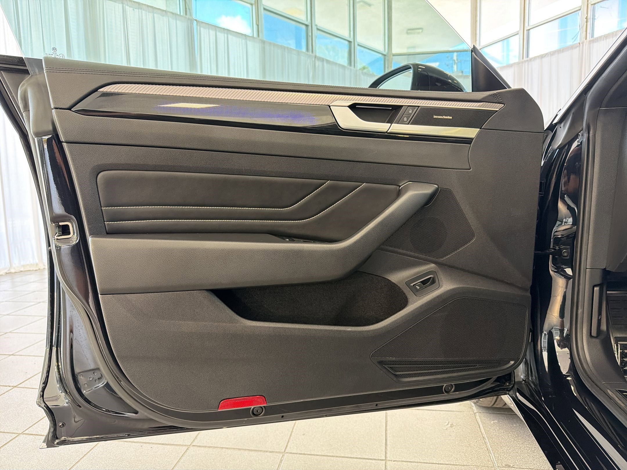 Used 2023 Volkswagen Arteon SEL Premium AWD/4WD image 21