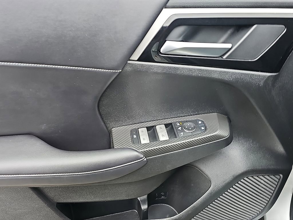 Used 2024 Mitsubishi Outlander SE image 13