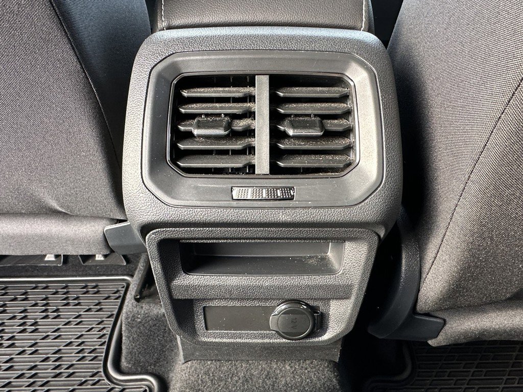 Used 2022 Volkswagen Tiguan S image 11