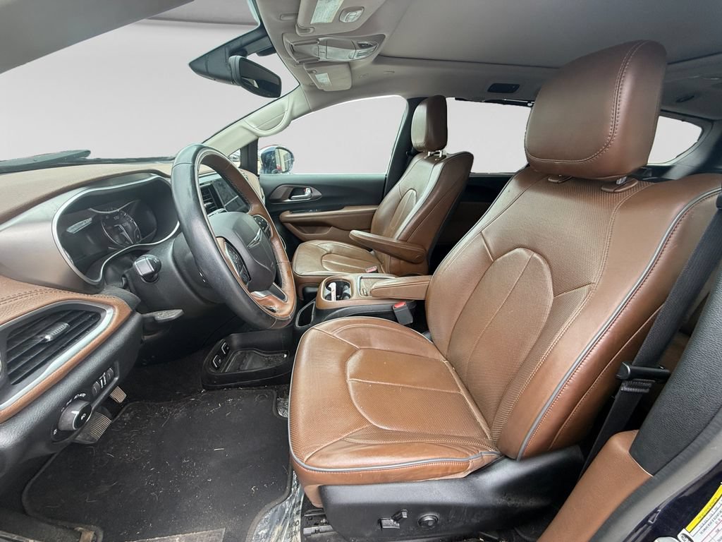 Used 2018 Chrysler Pacifica Limited FWD image 19