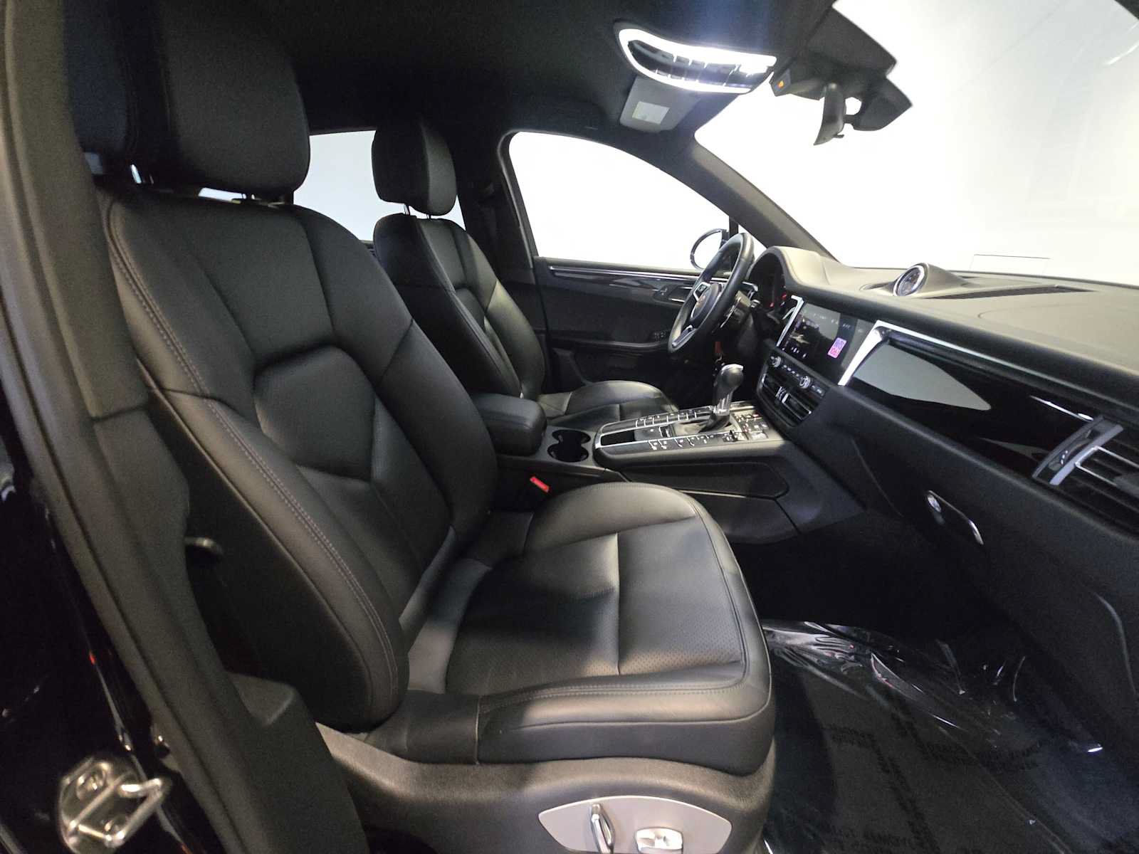 Used 2020 Porsche Macan AWD/4WD image 13