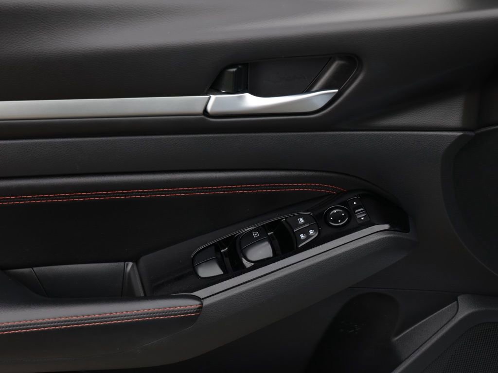 Used 2023 Nissan Altima 2.5 SR image 23