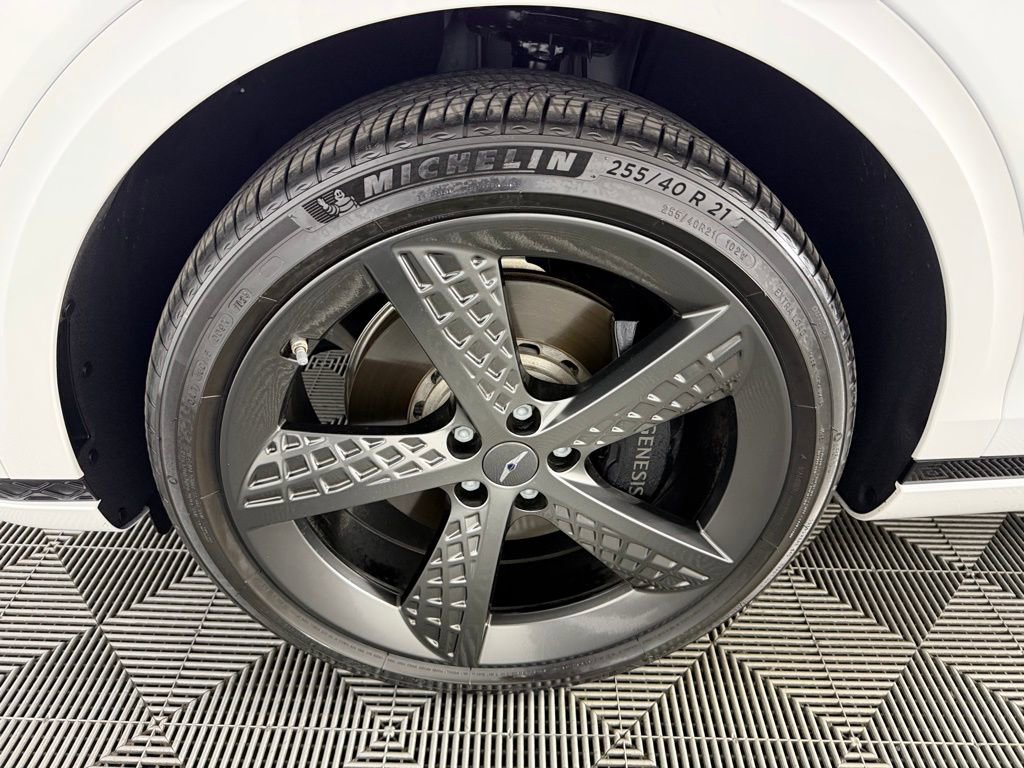 Used 2025 Genesis GV70 2.5T Sport Prestige w/ Sport Prestige Package AWD/4WD image 12