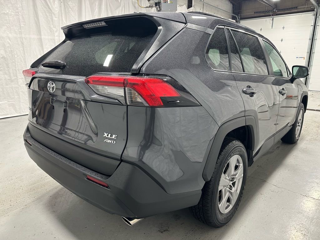 Used 2025 Toyota RAV4 XLE w/ Convenience Package image 7