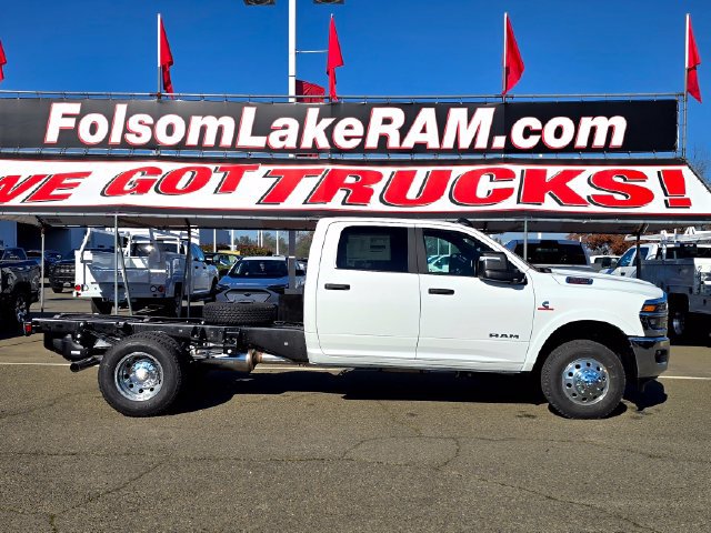 New 2026 RAM 3500 Big Horn AWD/4WD image 7