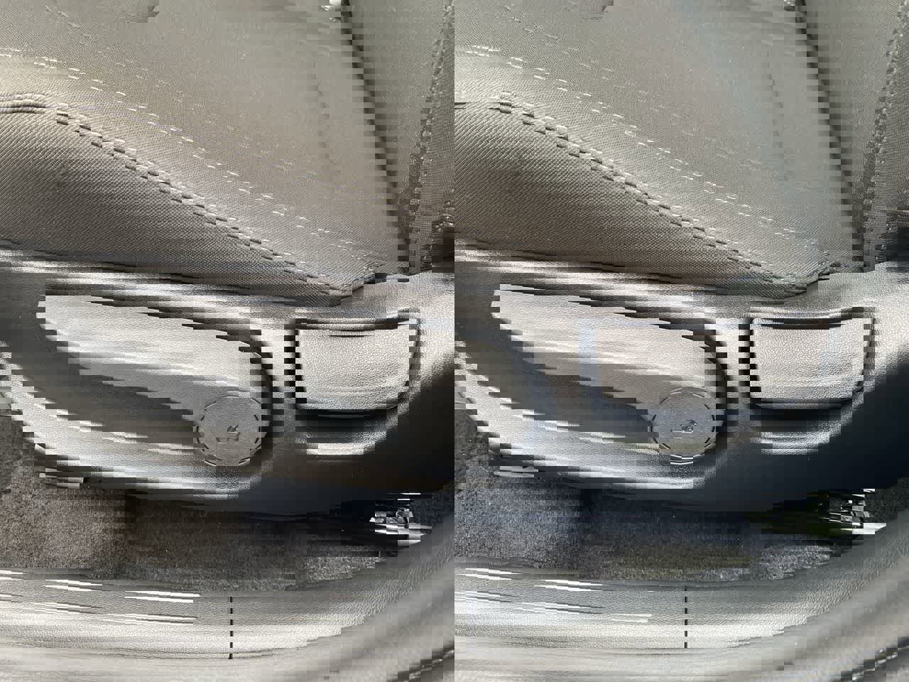 Used 2025 Hyundai Elantra SEL image 12